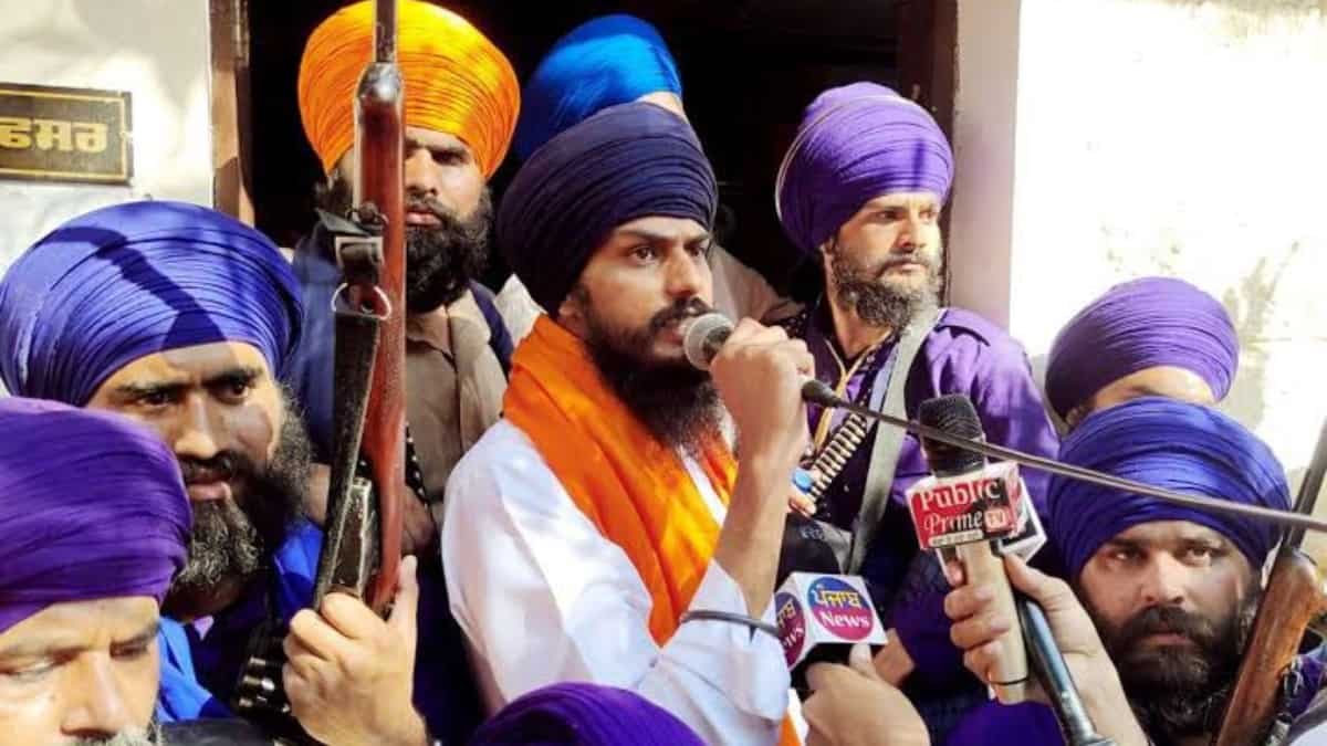 India: Fugitive separatist Amritpal Singh arrested in Punjab