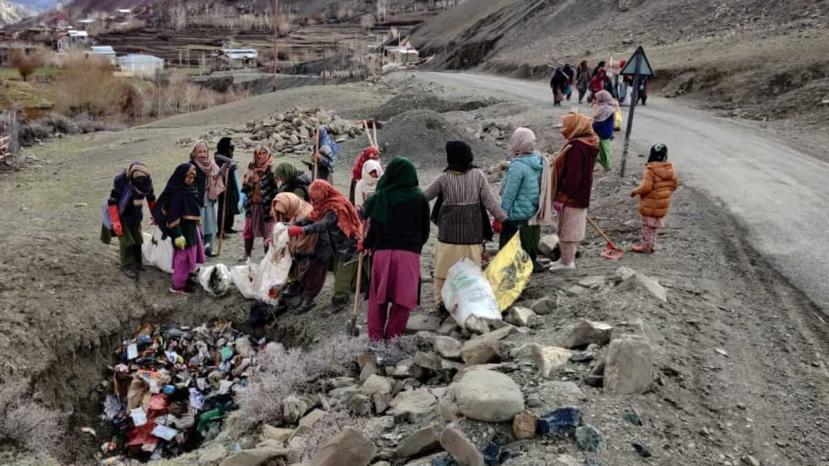 India: As of us neat their homes on Eid, these women folks in Ladakh cleaned your entire village