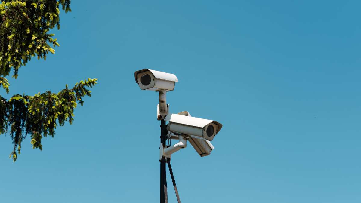 Extensive Boss moment: Husband lands in effort after wife receives his web site web site visitors CCTV pics with girl excellent friend