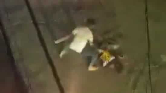 India: One other horrifying scene caught on camera in Delhi as man stabs victim over non-public grudge