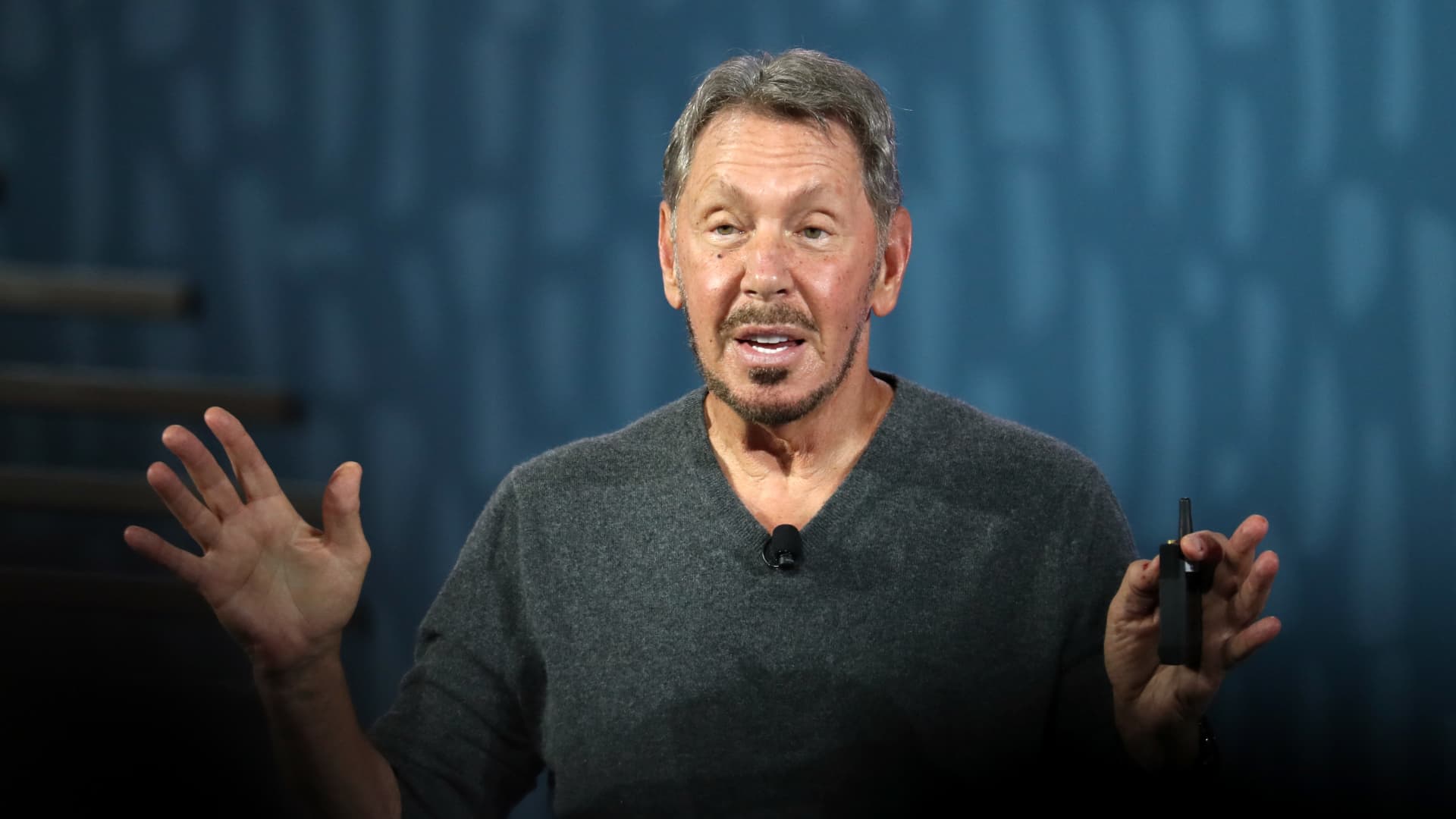 Oracle hits account after 50% surge in 2023, defying tech struggles