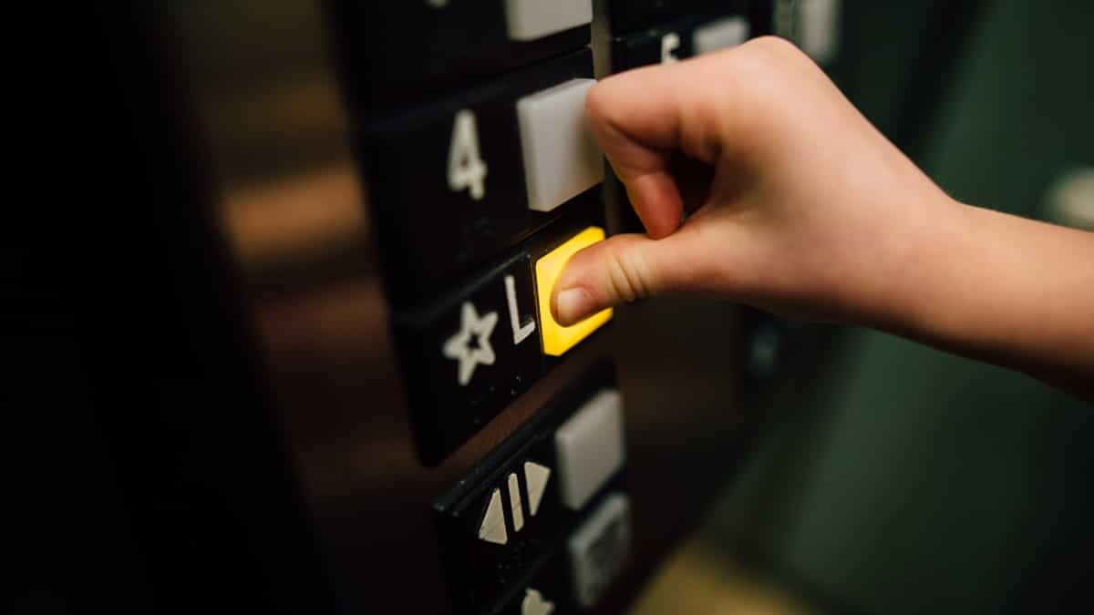 Indian boy will get caught in elevator, does homework to elevate composed all the plot in which via two-hour ordeal