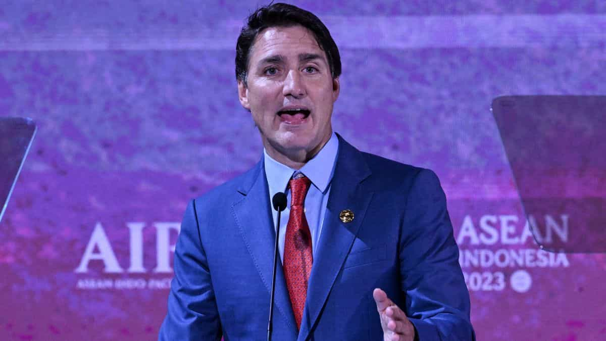 Canadian Top Minister Justin Trudeau’s aircraft develops technical factors, to protect support in India