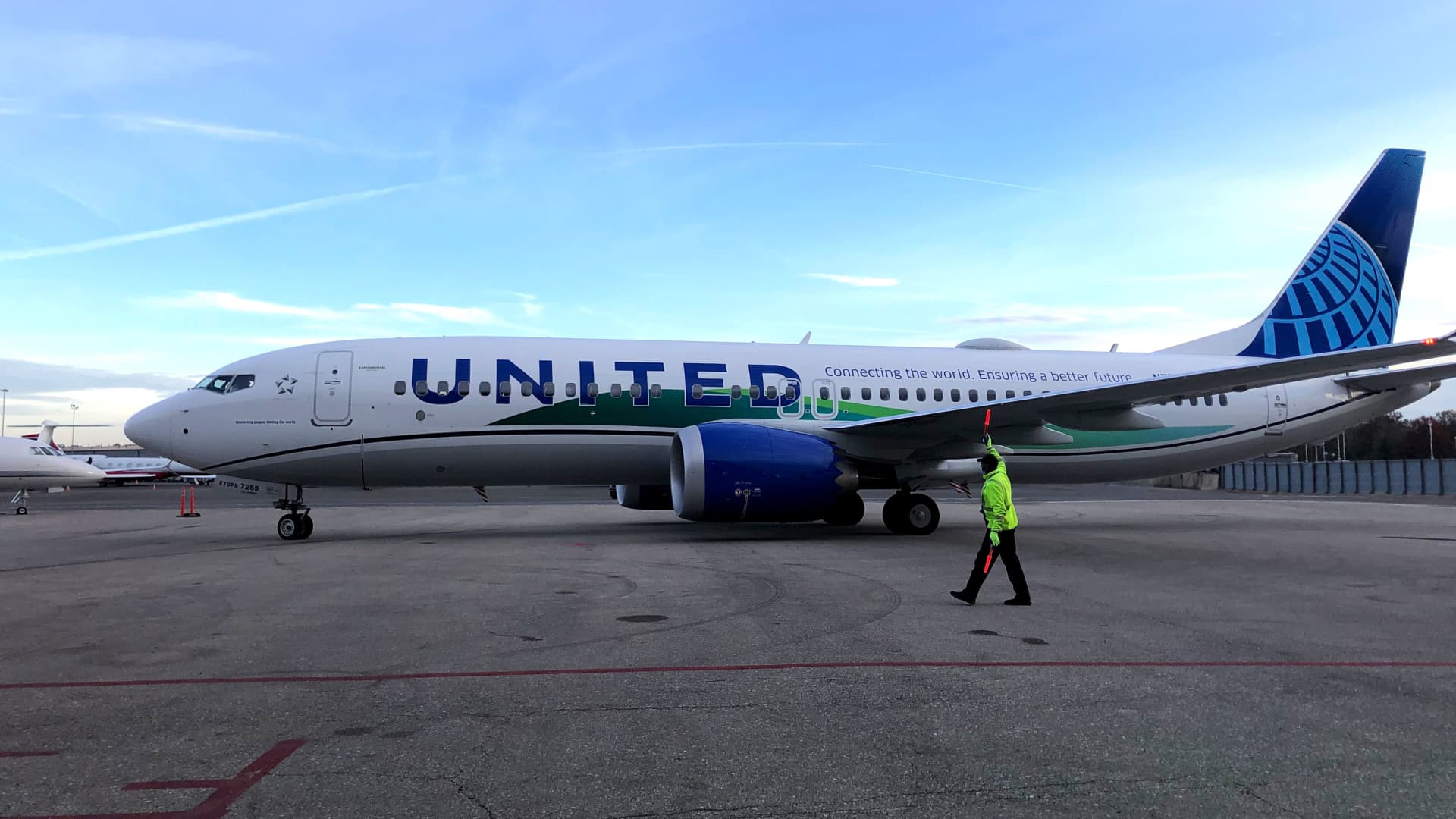 United Airlines says FAA cleared it to open adding unique airplane, routes after safety evaluate