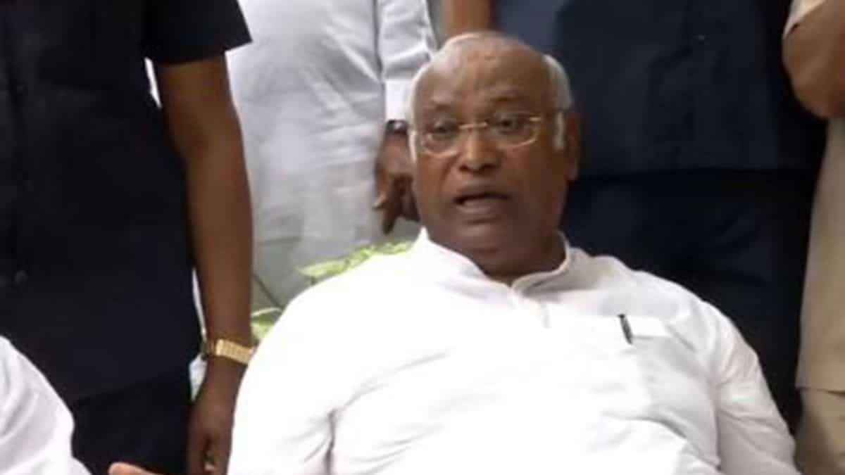 Mallikarjun Kharge attracts parallels between PM Modi and poison; ‘aloof explain on licking it’