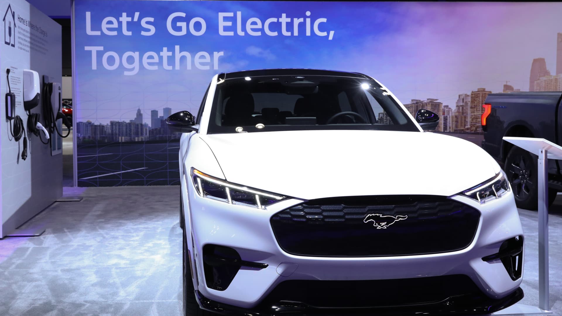 Ford EV and hybrid gross sales surge 65% in Would possibly maybe maybe