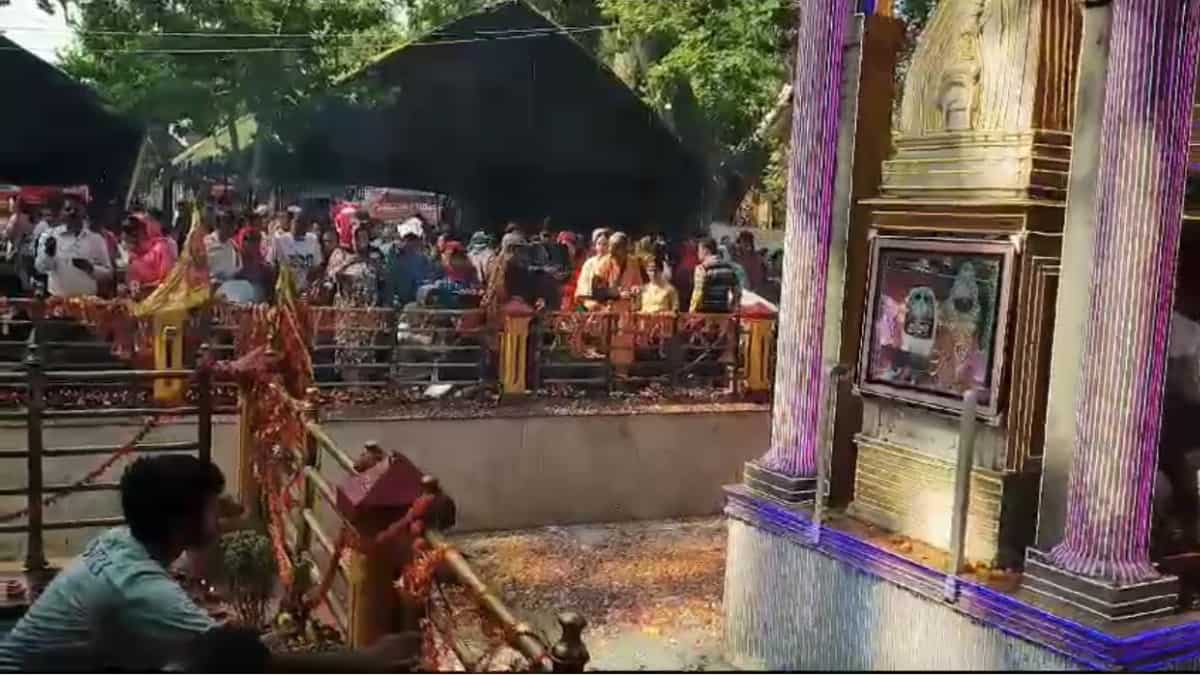 India’s J&Okay celebrates Mela Kheer Bhawani amid heightened security