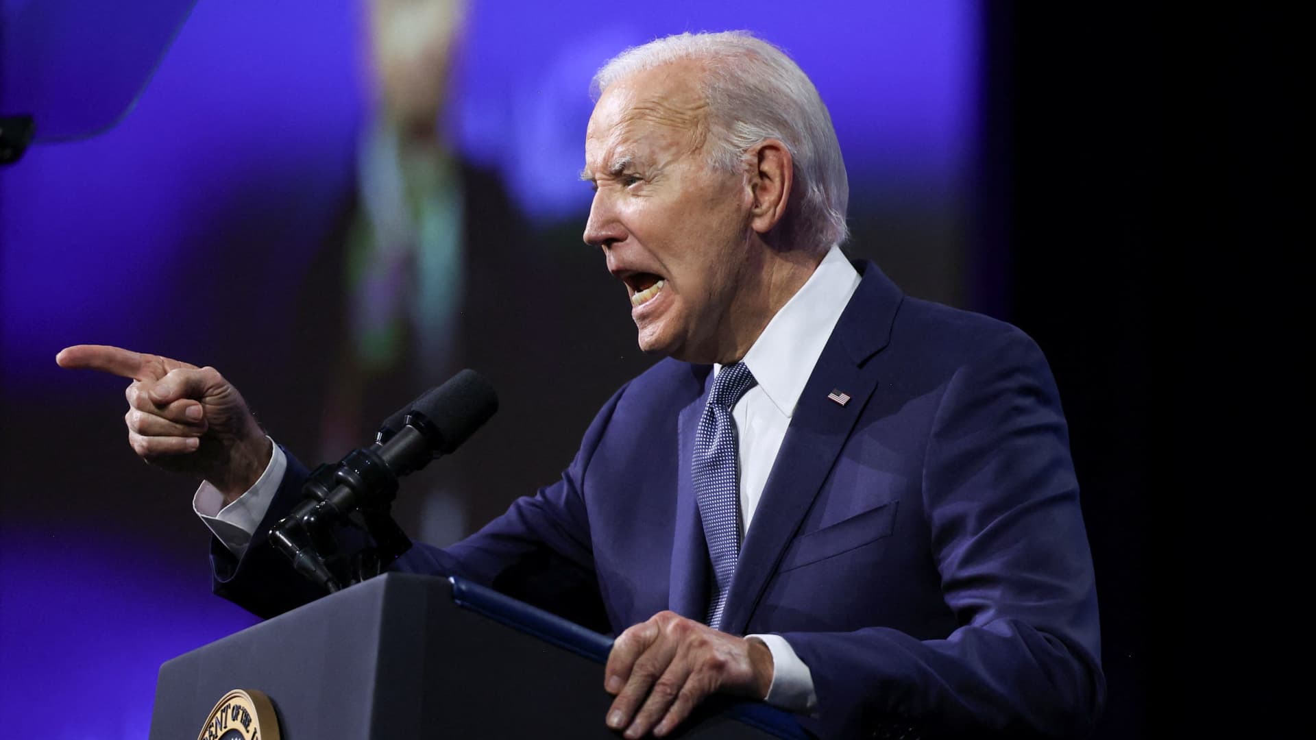 Biden could well well also honest not topple out, campaign insists in a new memo