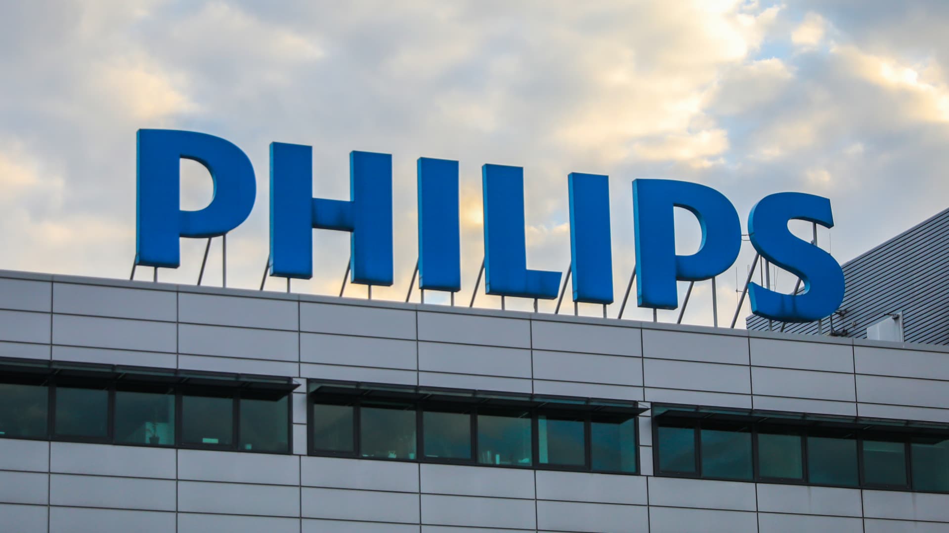 Philips shares leap 10.5% as second-quarter sales grow with out reference to China weak spot