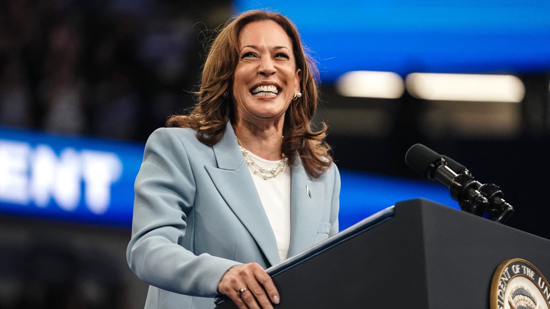 Kamala Harris will get make stronger of larger than 100 VCs and tech professionals in on-line pledge