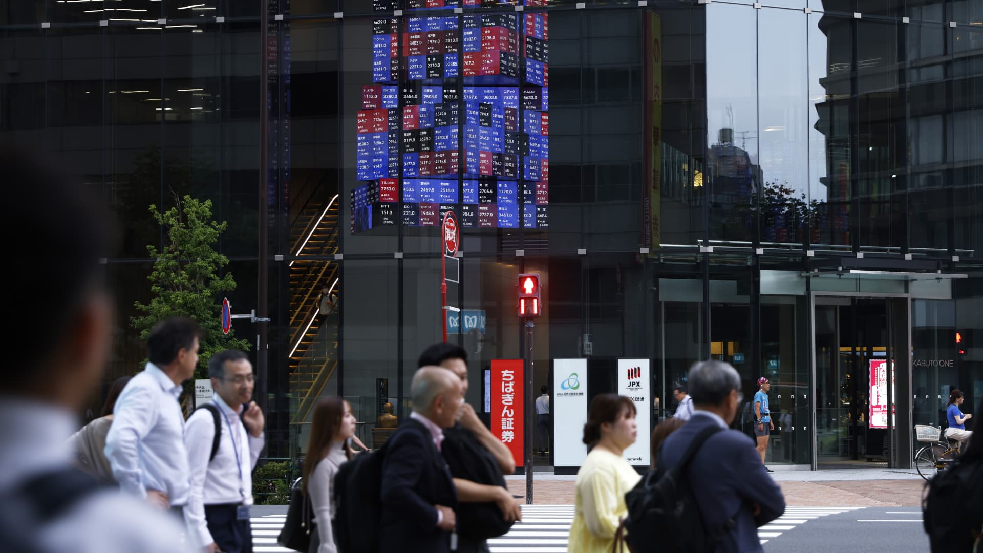 Japan stocks drop 5% with Asia markets broadly decrease after Wall Boulevard promote-off