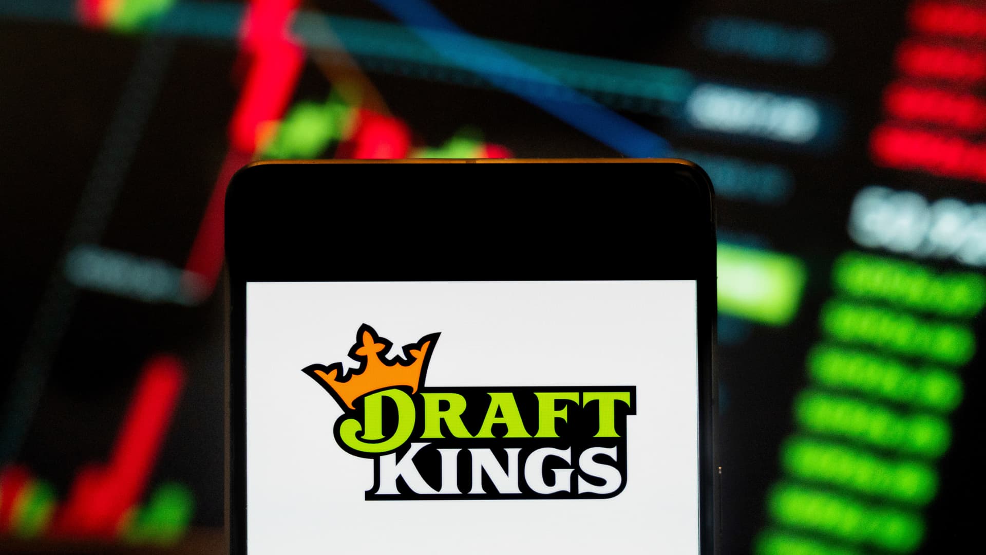 DraftKings to tax a hit bets in excessive-fee states in a expose to enhance profit